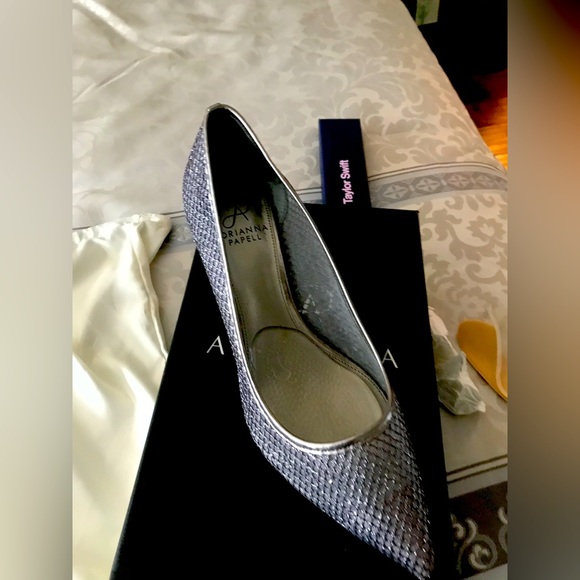 Size 9.5 sliver heels - Picture 2 of 2